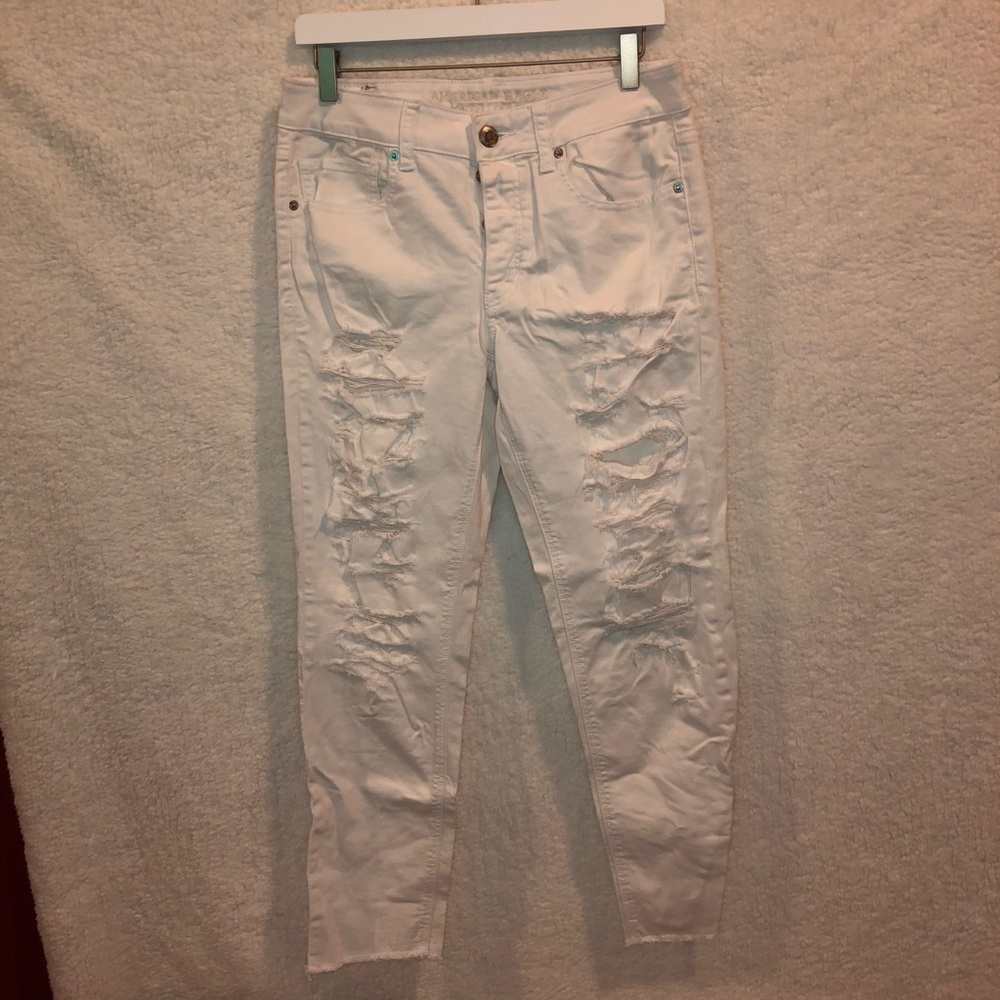 American Eagle outfitters White ripped jeans